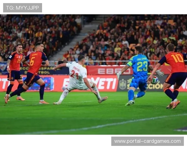 奥尔莫低射破门瞬间，巴里奥斯铲抢失误酿失球